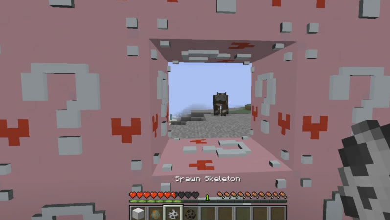Lucky Block Pink Mod Screenshot 2